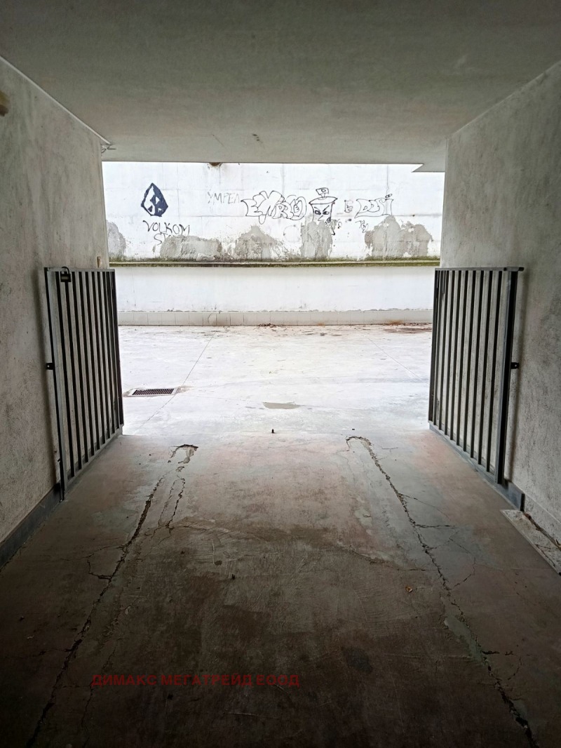 Дава под наем ГАРАЖ, ПАРКОМЯСТО, гр. София, Банишора, снимка 3 - Гаражи и паркоместа - 52690799