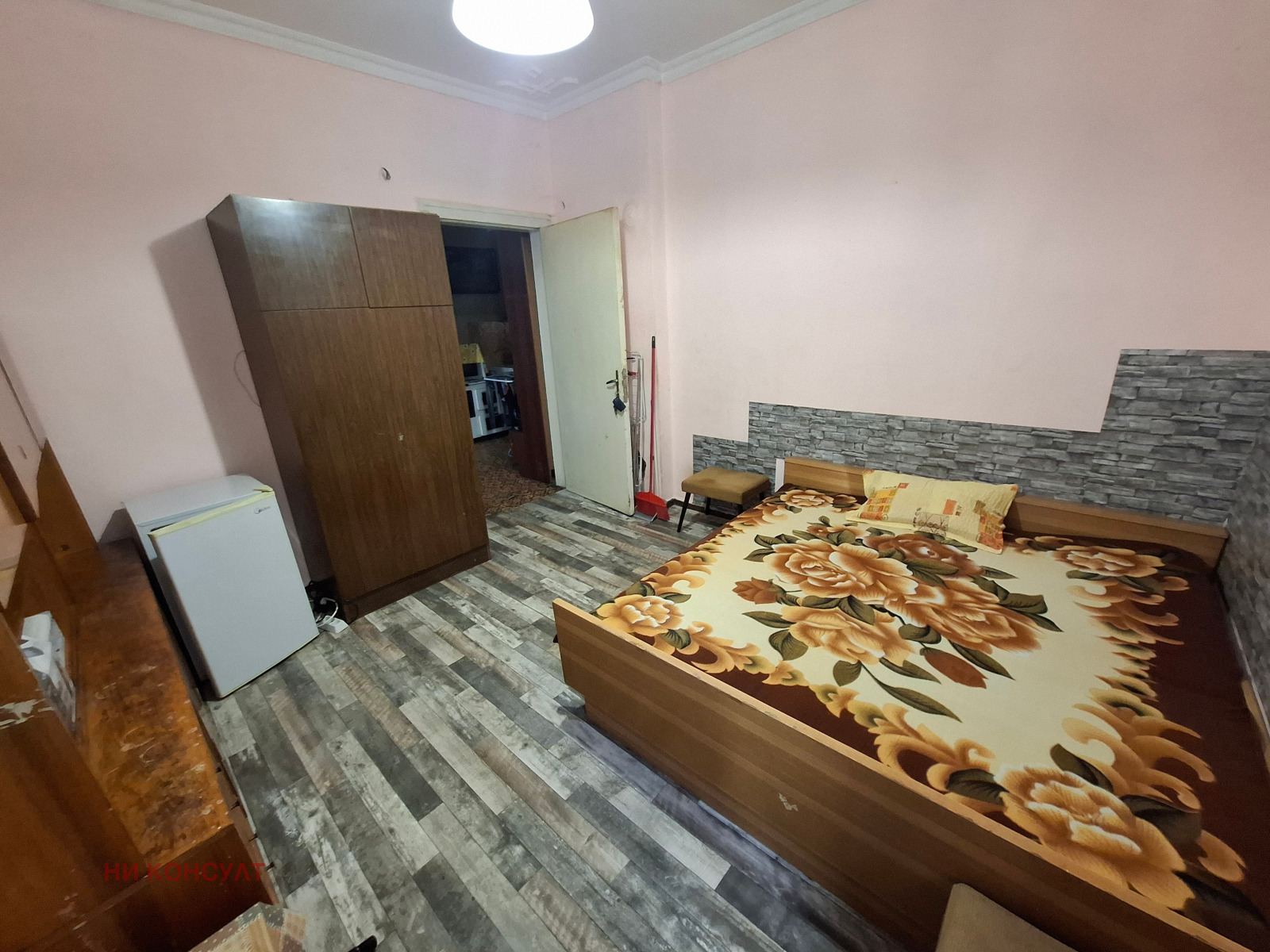 Дава под наем СТАЯ, гр. София, Център, снимка 2 - Стаи под наем - 54503465
