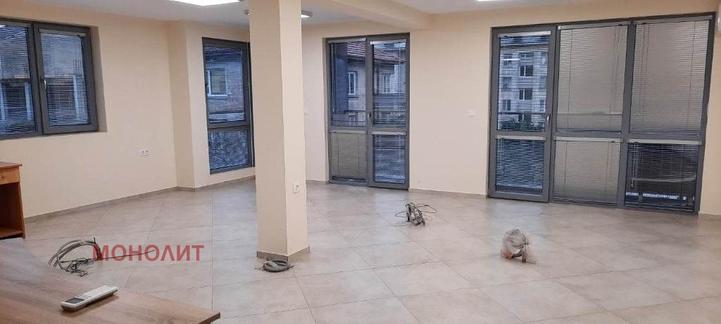 Дава под наем ОФИС, гр. Габрово, Център, снимка 2 - Офиси - 40994066