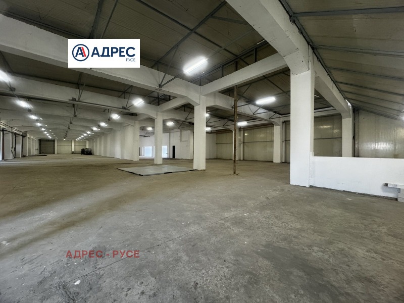 Дава под Наем СКЛАД в град Русе, Търговия на едро - 1900 кв.м / 3 800 € » 7 432.15 лв., АДРЕС - РУСЕ