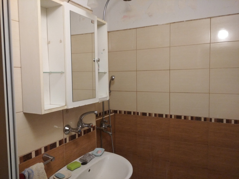 Дава под наем СТАЯ, гр. София, Мусагеница, снимка 5 - Стаи под наем - 52839340