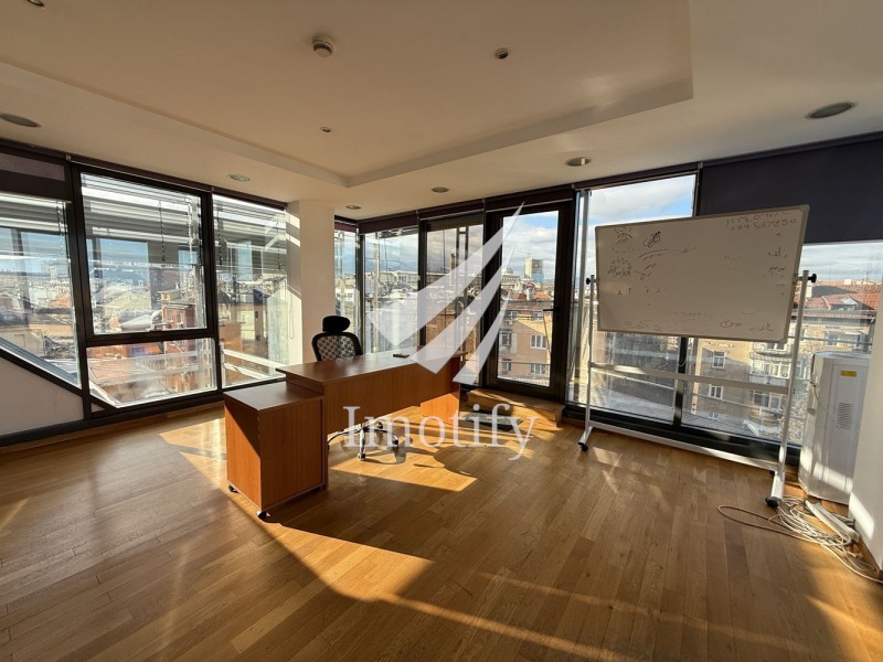 Дава под Наем ОФИС в град София, Център - 115 кв.м / 1 495 € » 2 923.97 лв., ИМОТИФАЙ
