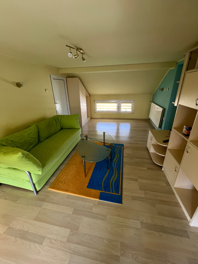 Дава под нем  3-стаен, град София, Горубляне •  580 EUR • ID 38882760 — holmes.bg - [1] 