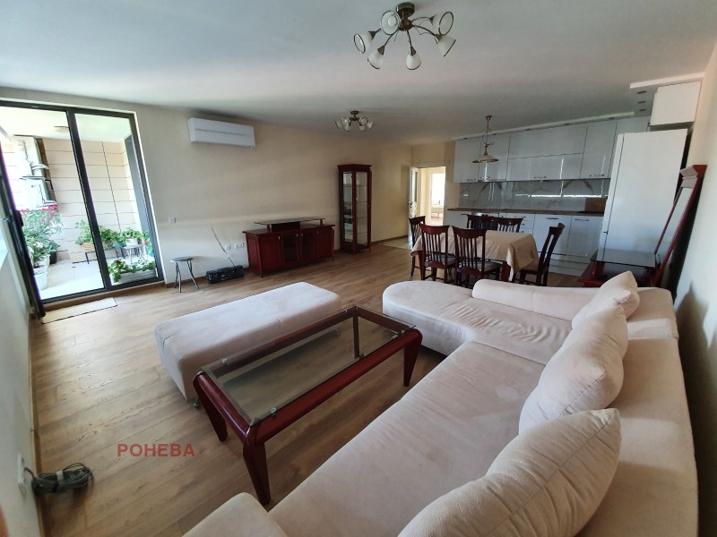 Дава под Наем 3-СТАЕН в град Варна, Център - 130 кв.м / 1 300 € » 2 542.58 лв., РОНЕВА