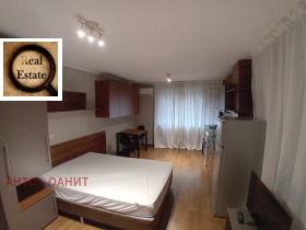 Studio undefined