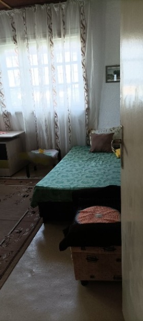 Дава под наем ЕТАЖ ОТ КЪЩА, гр. Асеновград, област Пловдив, снимка 3 - Етаж от къща - 53819634