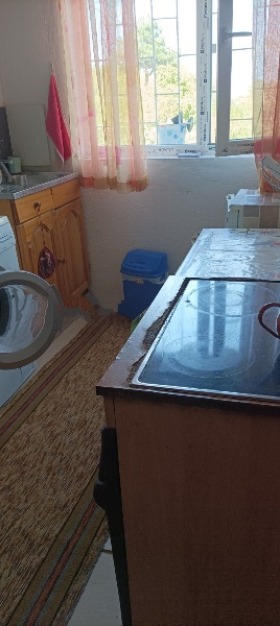 Дава под наем ЕТАЖ ОТ КЪЩА, гр. Асеновград, област Пловдив, снимка 2 - Етаж от къща - 53819634