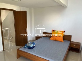 Haus m-t Dolna Traka, Warna