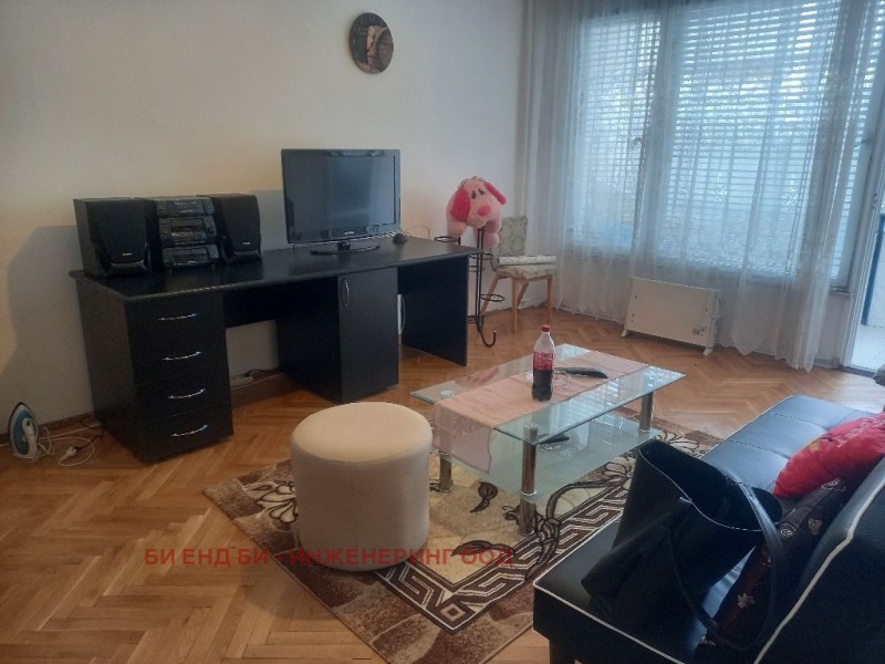 De inchiriat  1 dormitor Sofia , Poduiane , 65 mp | 37854383 - imagine [2]