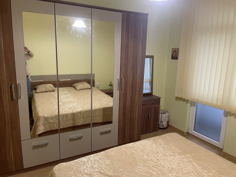 De inchiriat  2 dormitoare Burgas , Țentâr , 74 mp | 94506823 - imagine [5]