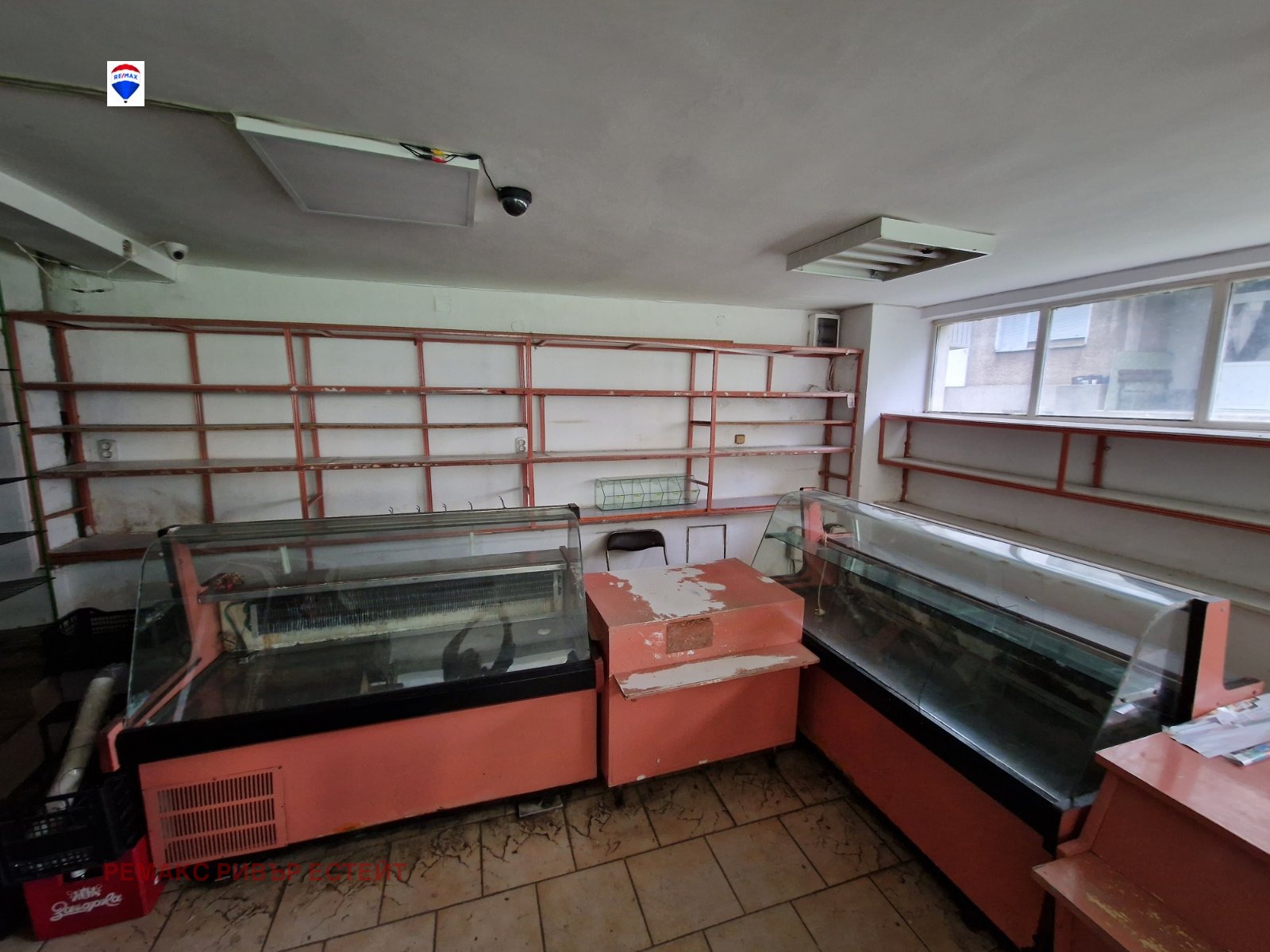 Дава под наем МАГАЗИН, гр. Русе, Здравец Изток, снимка 2 - Магазини - 49837536