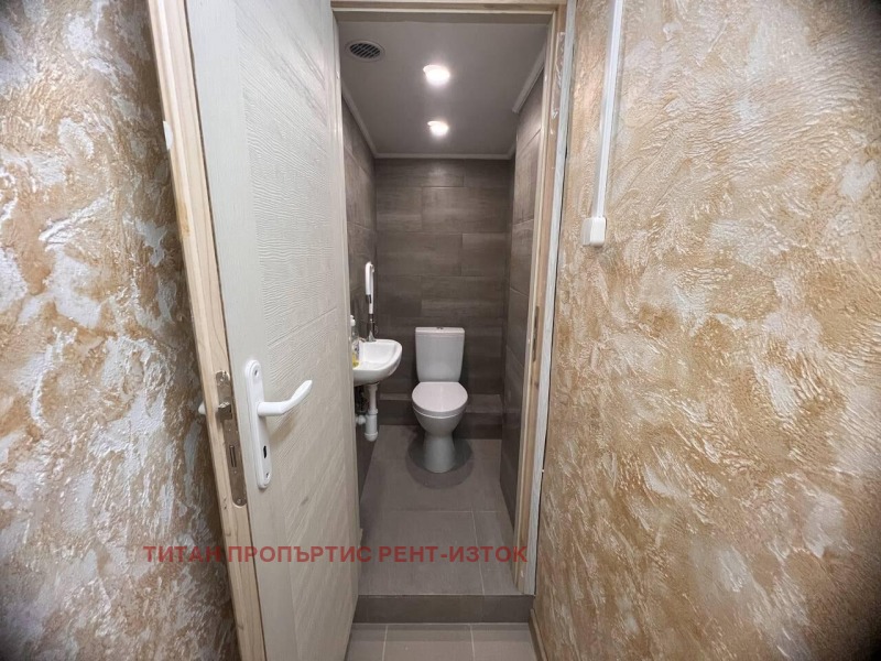 Дава под наем МАГАЗИН, гр. Бургас, Център, снимка 4 - Магазини - 52377135