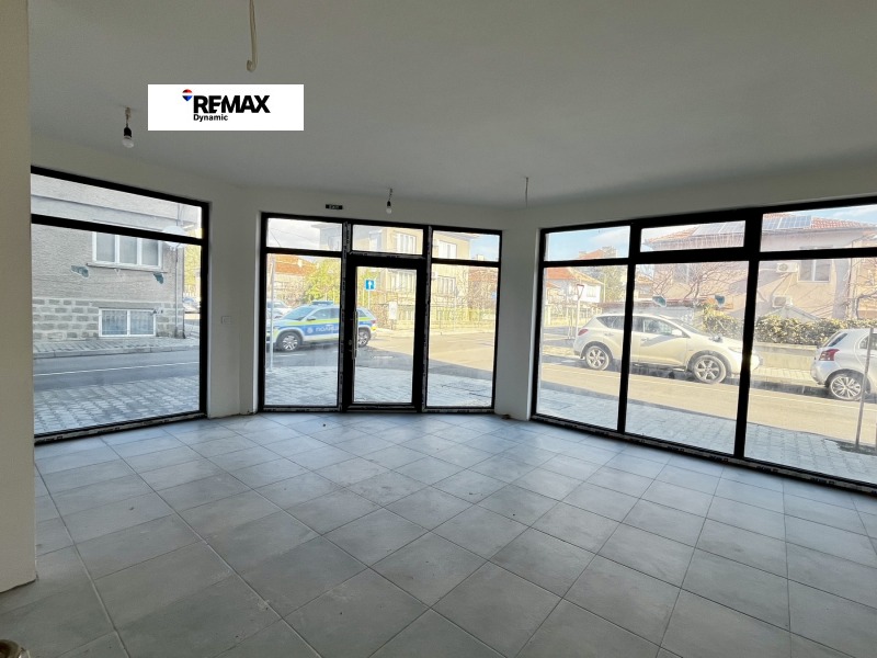 Дава под наем МАГАЗИН, гр. Айтос, област Бургас, снимка 2 - Магазини - 53155489