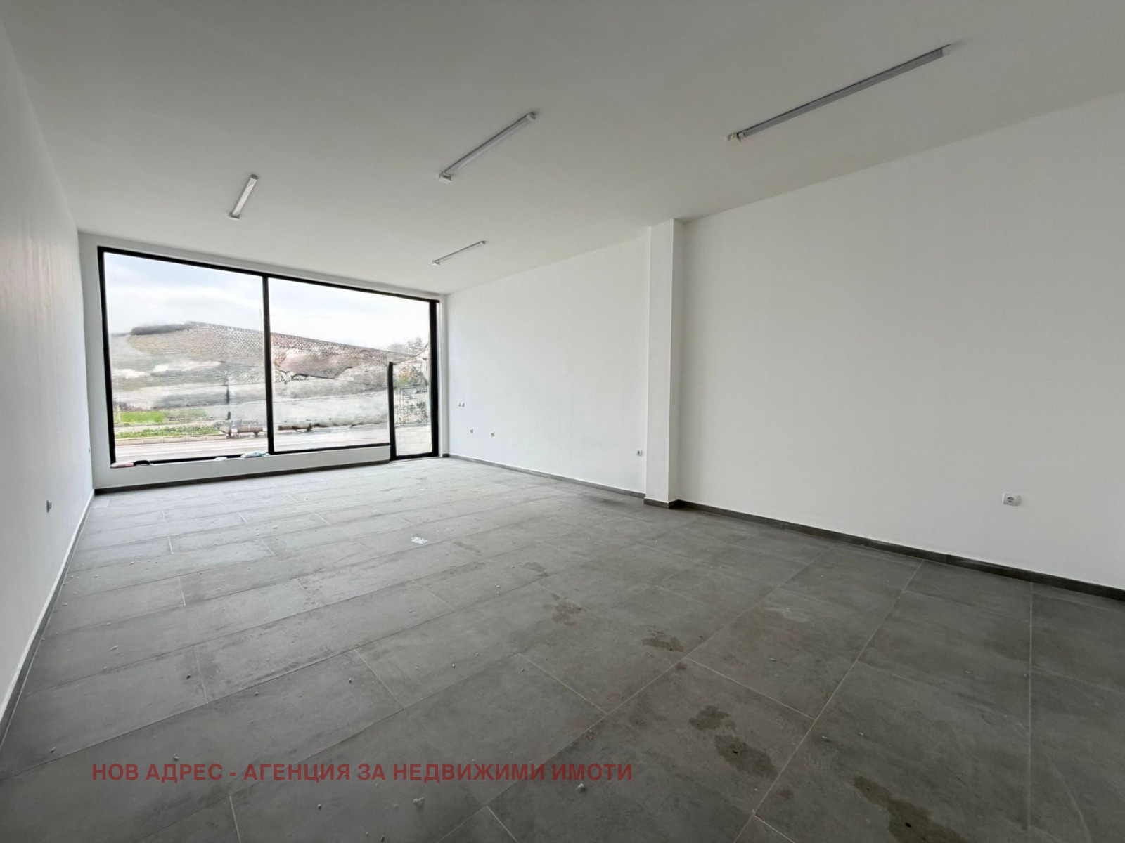 Дава под наем МАГАЗИН, гр. Търговище, Център, снимка 2 - Магазини - 53979971