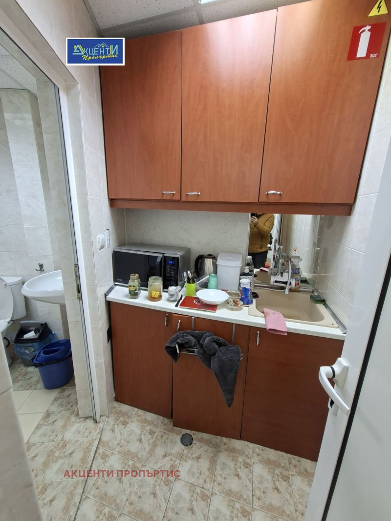 Дава под Наем ОФИС в град Велико Търново, Колю Фичето - 94 кв.м / 500 € » 977.92 лв., АКЦЕНТИ ПРОПЪРТИС