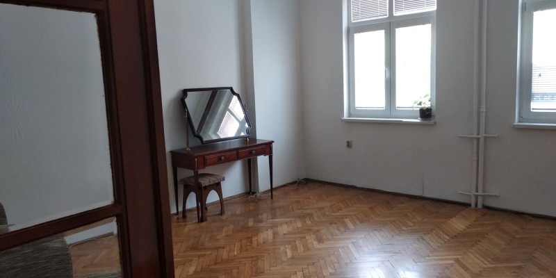 Издаје се  1 спаваћа соба Софија , Центар , 80 м2 | 46483279 - слика [4]