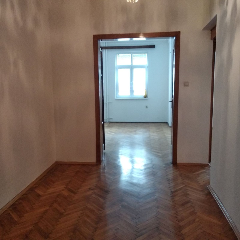 Издаје се  1 спаваћа соба Софија , Центар , 80 м2 | 46483279 - слика [2]