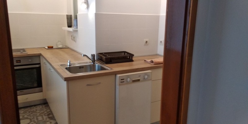 Издаје се  1 спаваћа соба Софија , Центар , 80 м2 | 46483279 - слика [5]