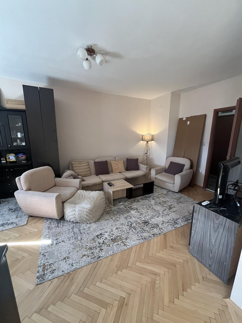 K pronájmu  1 ložnice Sofia , Borovo , 81 m2 | 77671811 - obraz [4]