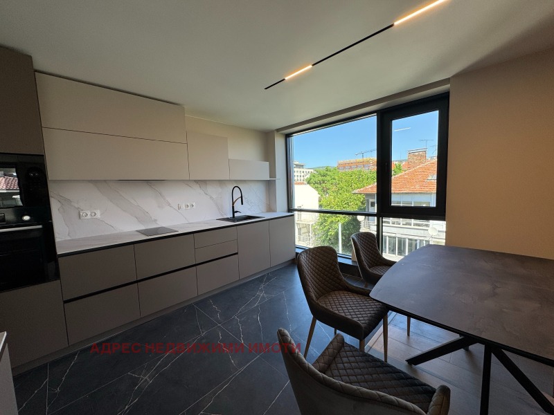 Дава под нем  3-стаен, град Стара Загора, Център •  767 EUR • ID 98838373 — holmes.bg - [1] 