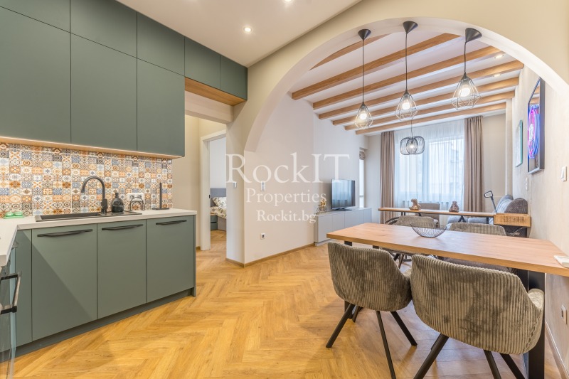 Дава под Наем 3-СТАЕН в град София, Център - 104 кв.м / 1 790 € » 3 500.94 лв., РОКИТ ПРОПЪРТИС