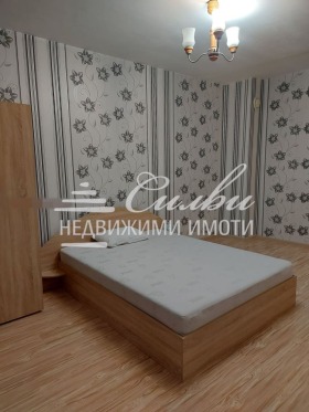 Studio Zentar, Targowishte 2