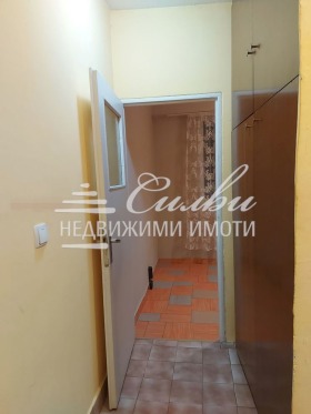 Studio Zentar, Targowishte 6