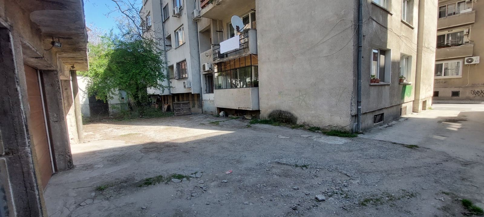 Дава под наем ГАРАЖ, ПАРКОМЯСТО, гр. София, Център, снимка 3 - Гаражи и паркоместа - 54330573