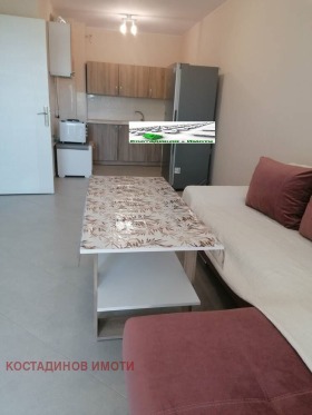 1 quarto Trakiia, Plovdiv