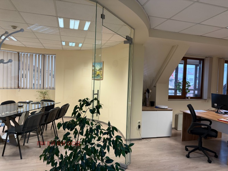 Под наем ОФИС, град София, Център • 2400 € / 4693.99 лв. • 63944216 1