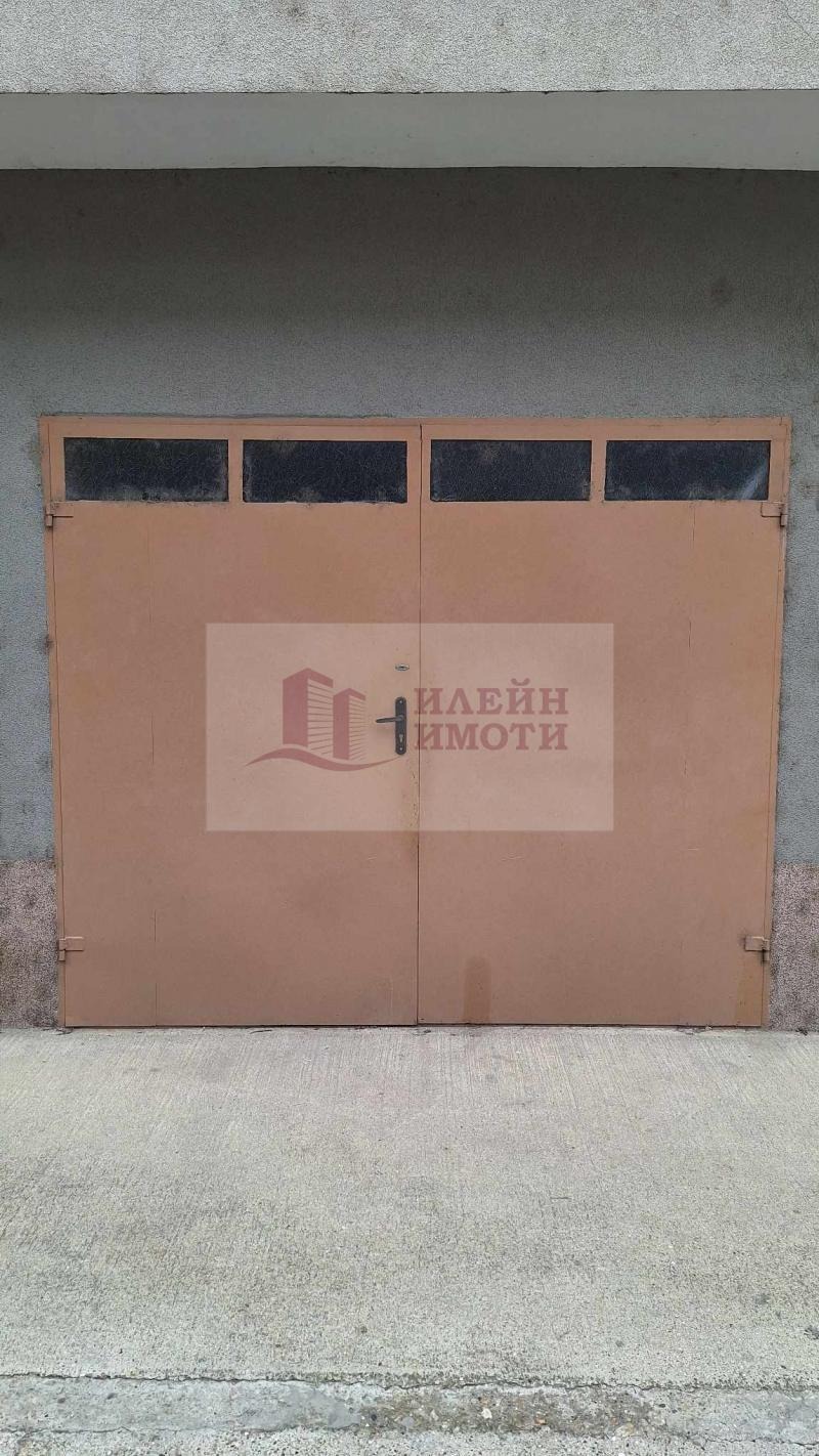Дава под наем  Гараж град Русе , Широк център , 20 кв.м | 62013233