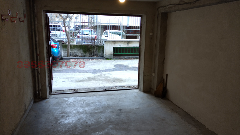 Дава под наем ГАРАЖ, ПАРКОМЯСТО, гр. София, Борово, снимка 3 - Гаражи и паркоместа - 52913359