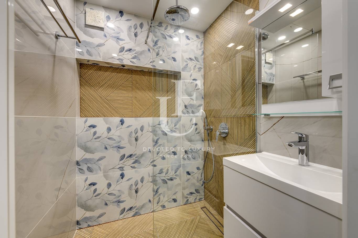 Дава под наем 3-СТАЕН, гр. София, Лозенец, снимка 4 - Апартаменти - 54190209