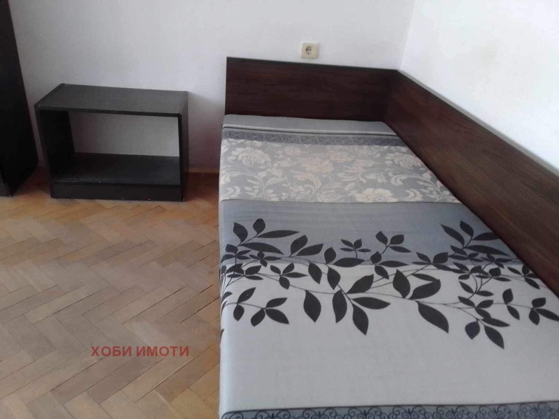 Para alugar  1 quarto Plovdiv , Karchiiaka , 50 m² | 24860770