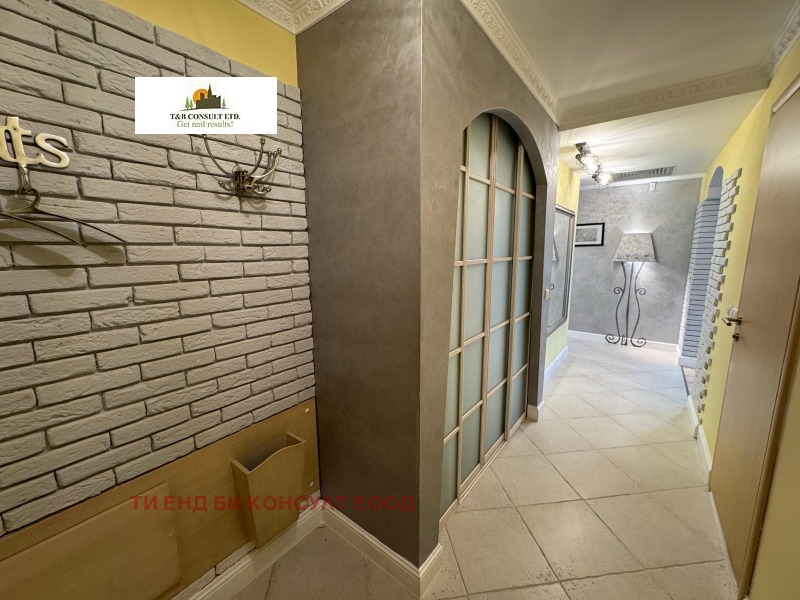 En renta  3 dormitorios Sofia , Iztok , 137 metros cuadrados | 65984429 - imagen [15]