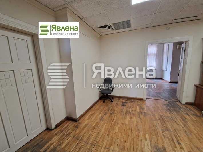 De inchiriat  Birou Sofia , Țentâr , 850 mp | 52637925 - imagine [9]