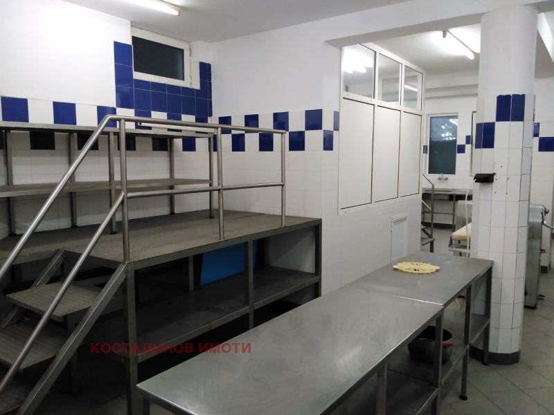 Издаје се  Бар; кафић Пловдив , Каменица 2 , 280 м2 | 81536777 - слика [10]