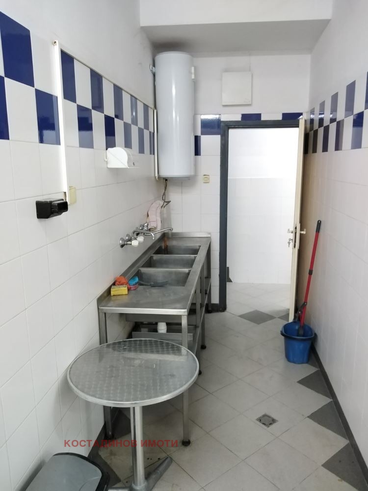 Издаје се  Бар; кафић Пловдив , Каменица 2 , 280 м2 | 81536777 - слика [4]