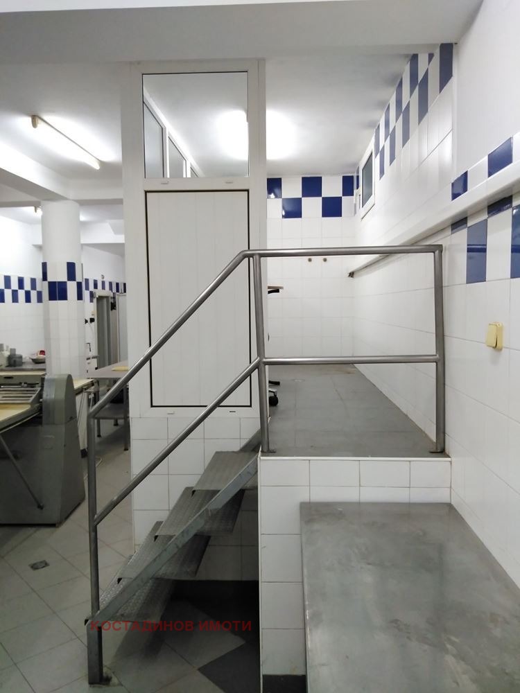 Издаје се  Бар; кафић Пловдив , Каменица 2 , 280 м2 | 81536777 - слика [12]
