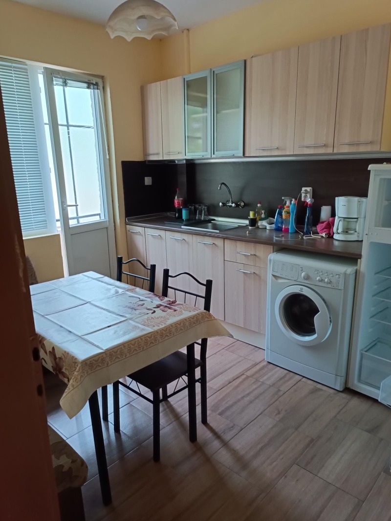 Til leie  1 soverom Plovdiv , Kamenitsa 1 , 67 kvm | 65090160