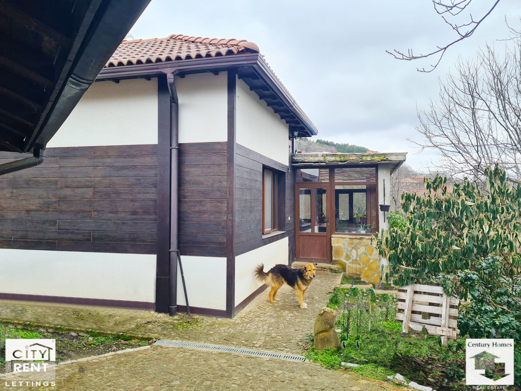 Дава под наем КЪЩА, с. Гостилица, област Габрово, снимка 2 - Къщи - 53648457