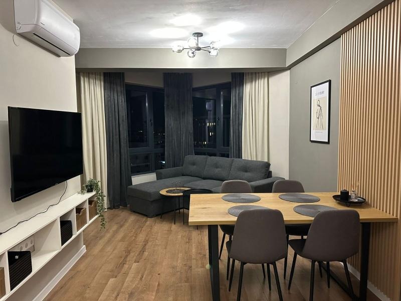 Издаје се  2 спаваће собе Пловдив , Центар , 90 м2 | 48015941