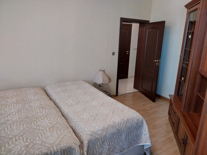 Дава под наем  3-стаен град София , Изток , 110 кв.м | 32729996 - изображение [6]