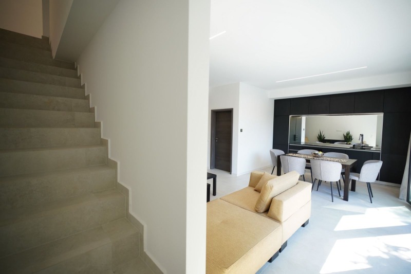 En renta  2 dormitorios Sofia , Gorublyane , 216 metros cuadrados | 37274883 - imagen [3]