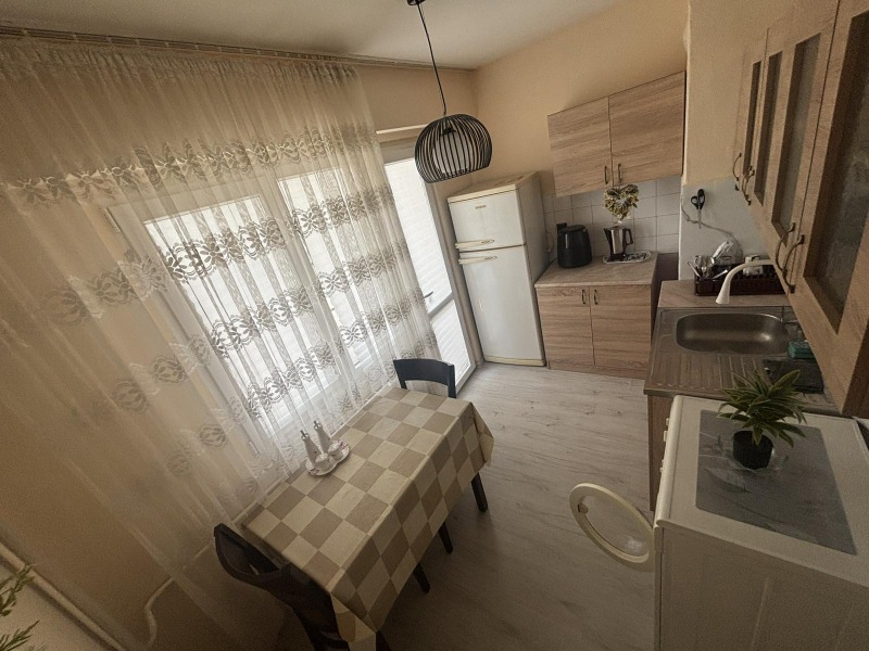 Da affittare  1 camera da letto Burgas , Slavejkov , 50 mq | 11334360
