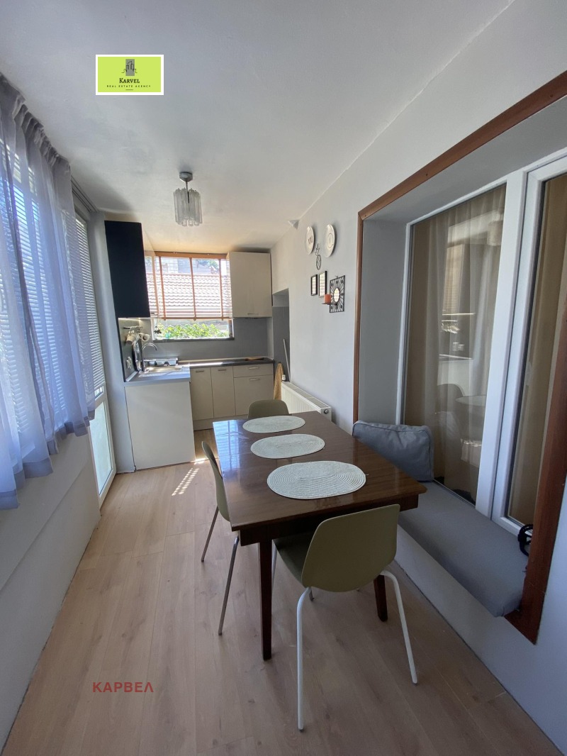 Дава под наем ЕТАЖ ОТ КЪЩА, гр. Варна, Колхозен пазар