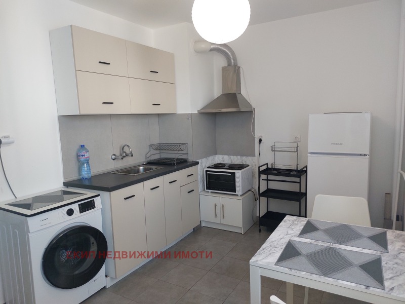 Kiadó  Stúdió Sofia , Ljulin 10 , 45 négyzetméter | 58449387