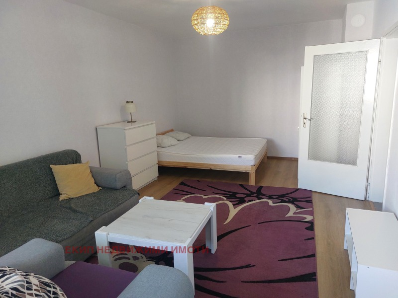 Kiadó  Stúdió Sofia , Ljulin 10 , 45 négyzetméter | 58449387 - kép [3]
