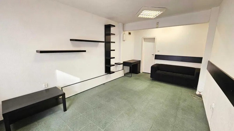 Дава под Наем МАГАЗИН в град Варна, Зимно кино Тракия - 23 кв.м / 255 € » 498.74 лв., ТИТАН ПРОПЪРТИС ВАРНА