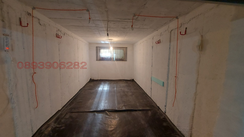 Дава под наем ГАРАЖ, ПАРКОМЯСТО, гр. София, Зона Б-5, снимка 2 - Гаражи и паркоместа - 52985645
